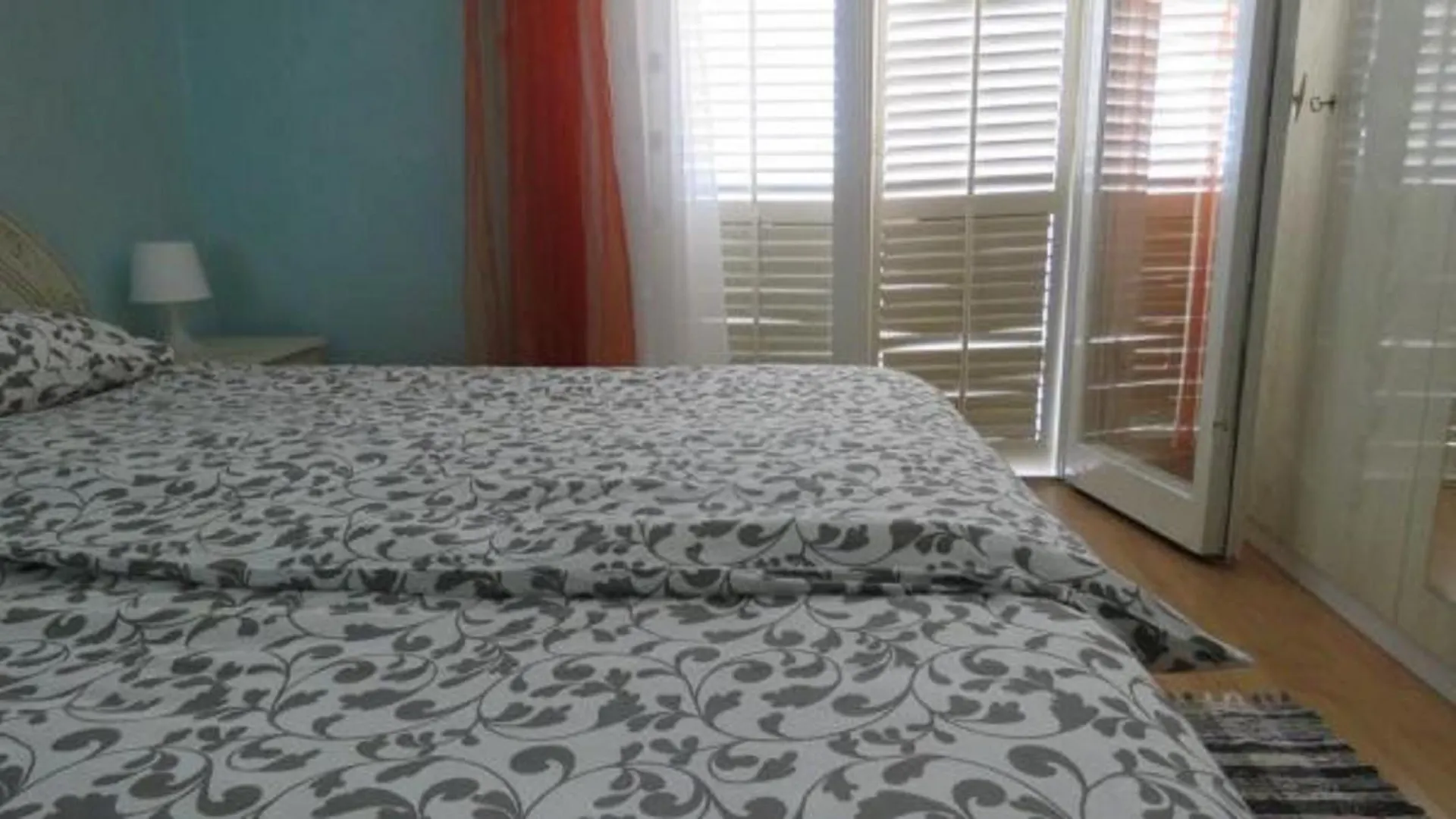 Апартаменты Serene Barbat Escape With Just Minutes From The Beach Раб