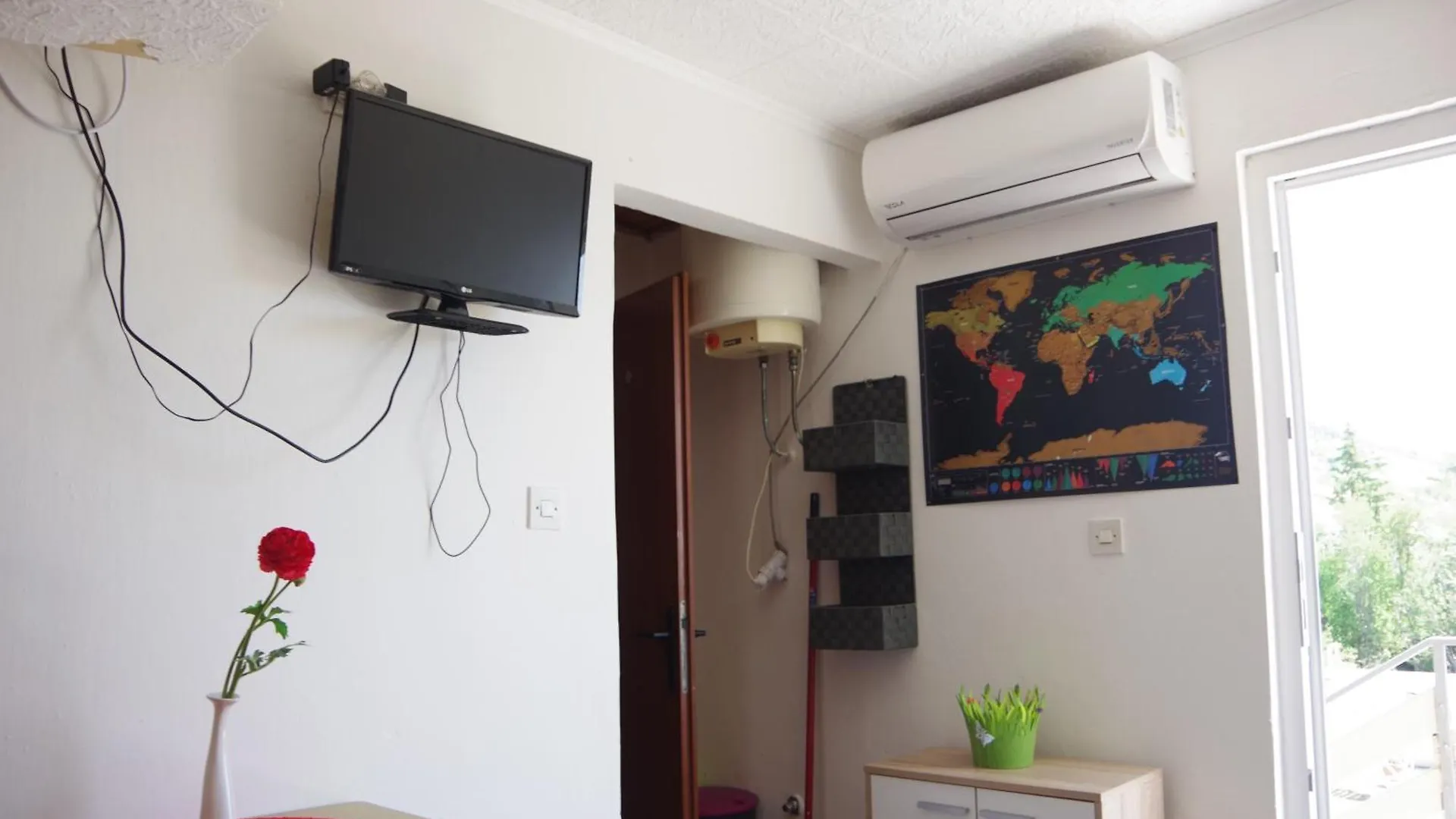 Serene Barbat Escape With Just Minutes From The Beach Раб Хорватия