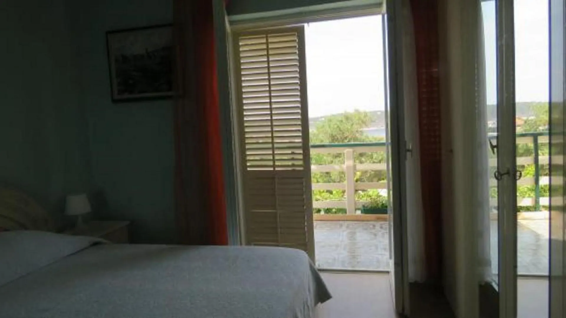 Serene Barbat Escape With Just Minutes From The Beach Раб 0*,  Хорватия