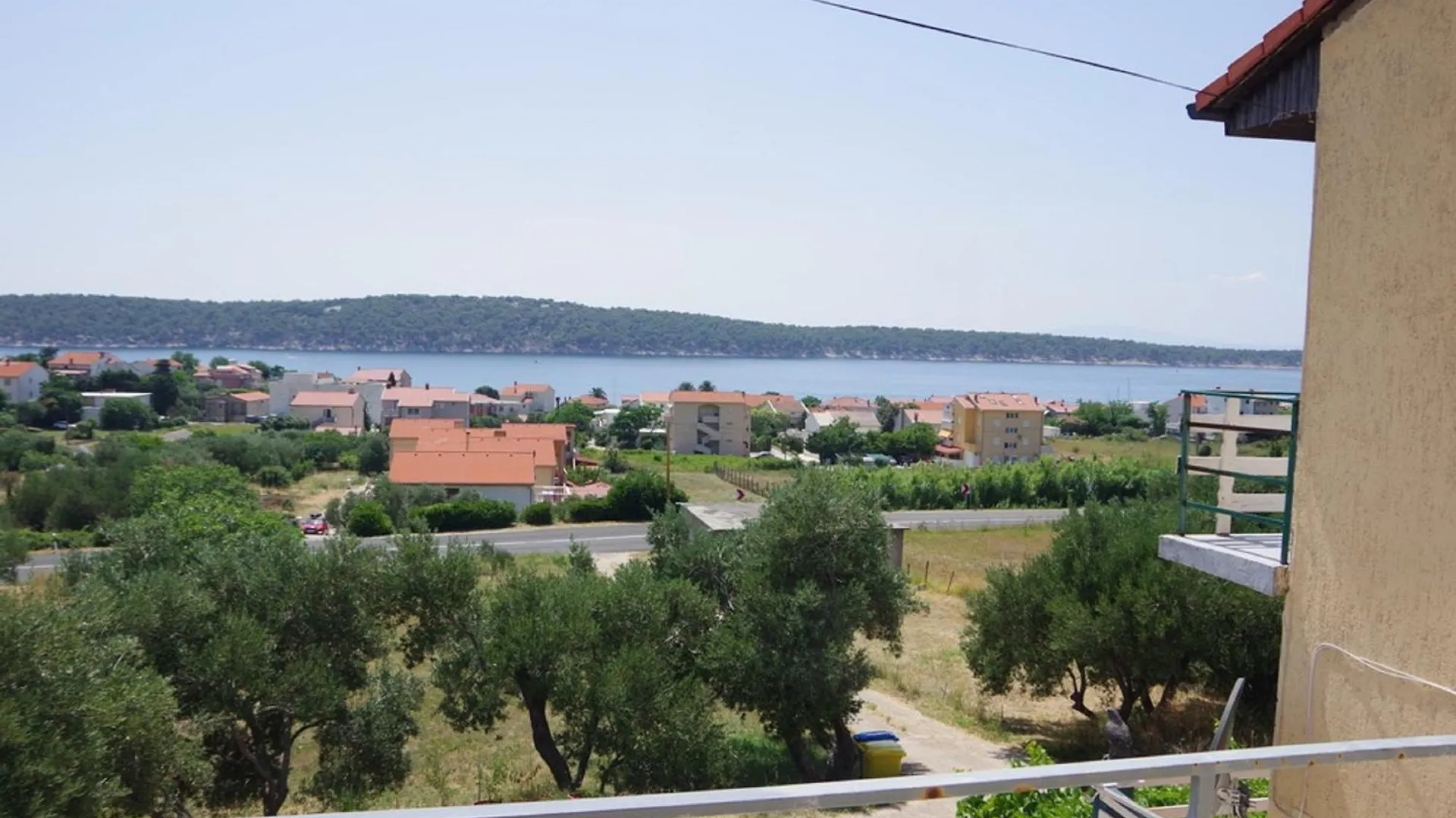 Serene Barbat Escape With Just Minutes From The Beach Rab Town 0*,