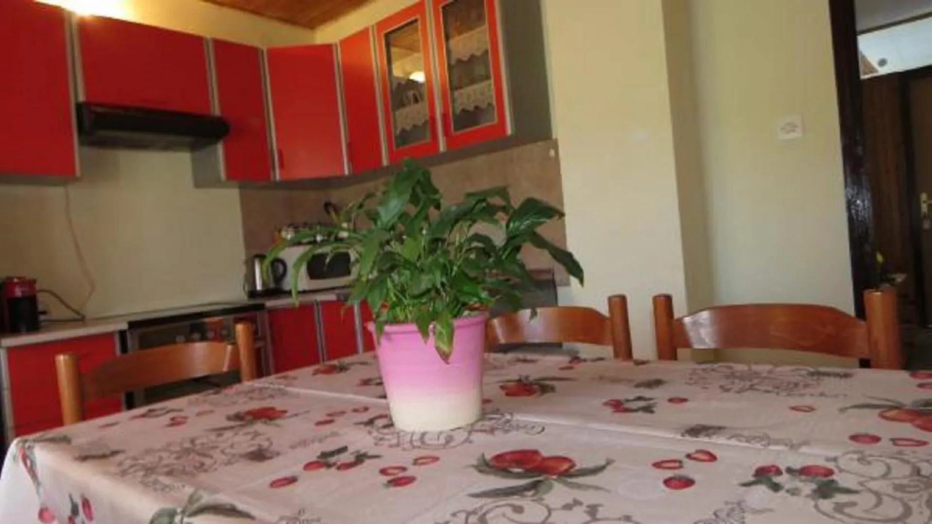 Serene Barbat Escape With Just Minutes From The Beach Rab Town Apartment
