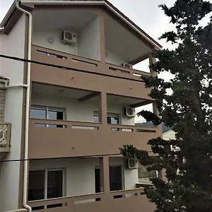 Orhideja Apartman